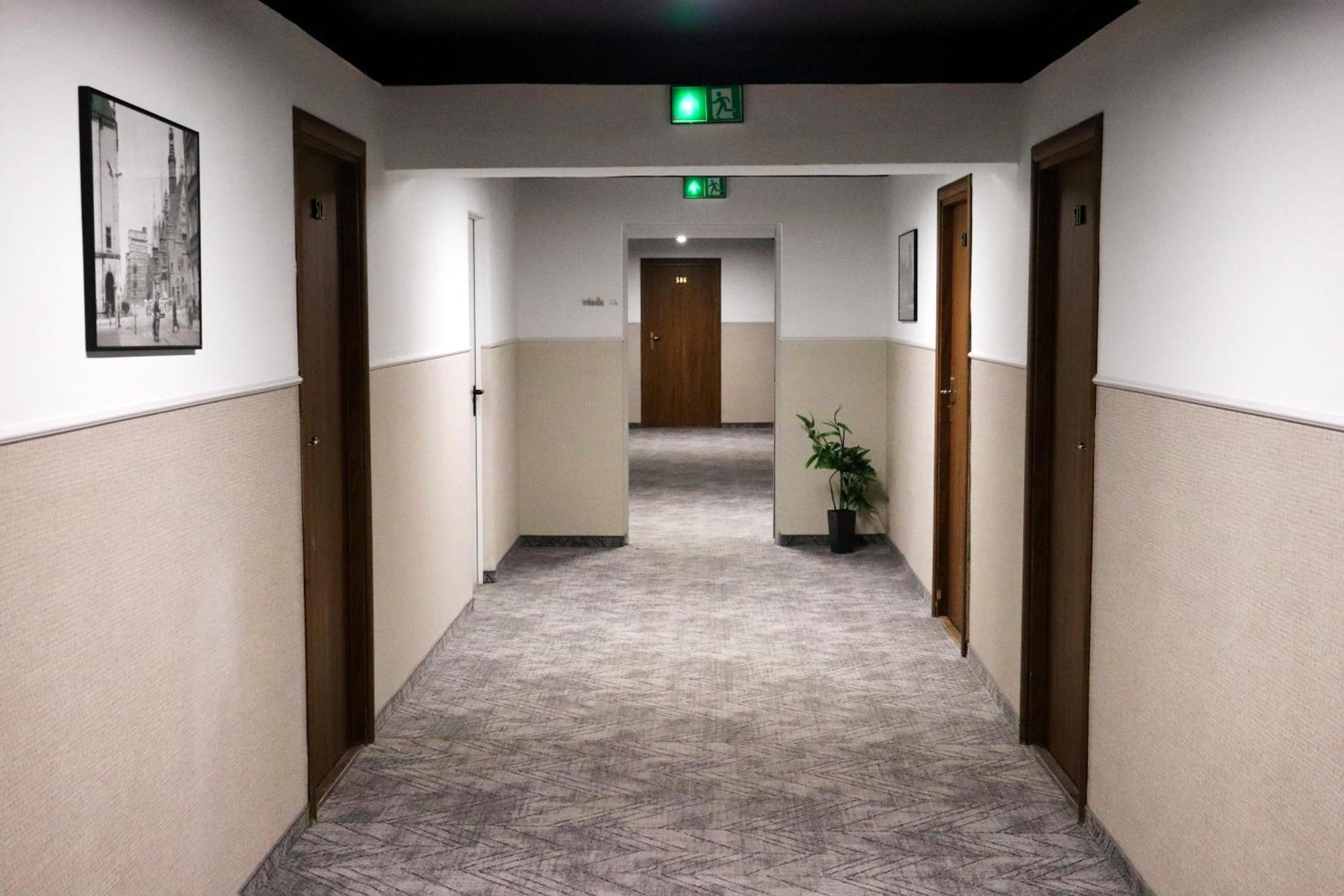 Hotel Polonia Centrum Βρότσλαβ Εξωτερικό φωτογραφία